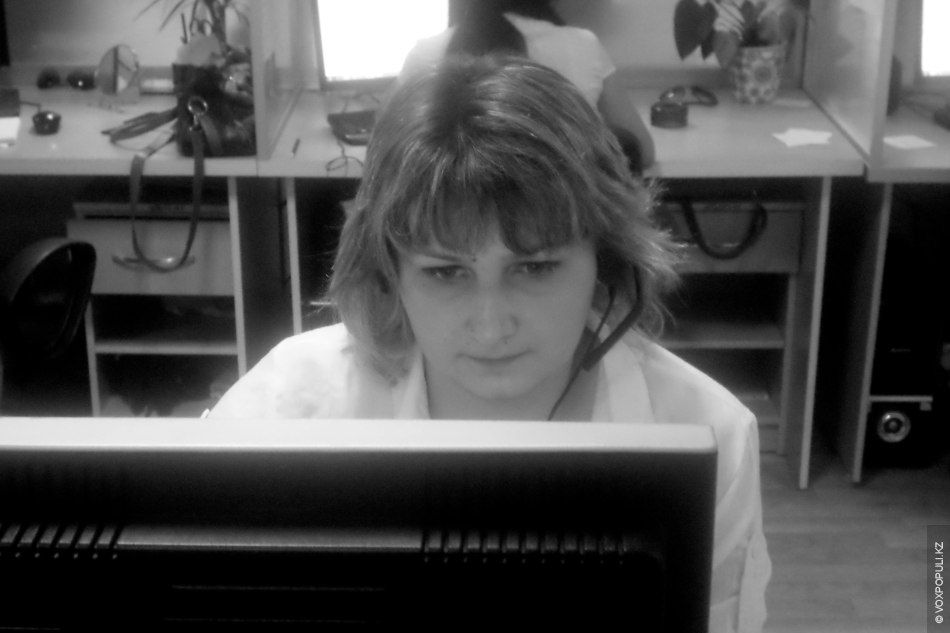 Кристина Романова, девушка в инвалидном кресле, которая учится ходить и помогает людям через электронное правительство, врачебная ошибка, электронное правительство, особое мнение, Арти Ферзаули, вдохновляющие истории, инклюзия, реабилитация, инвалиды Казахстана, Call-центр