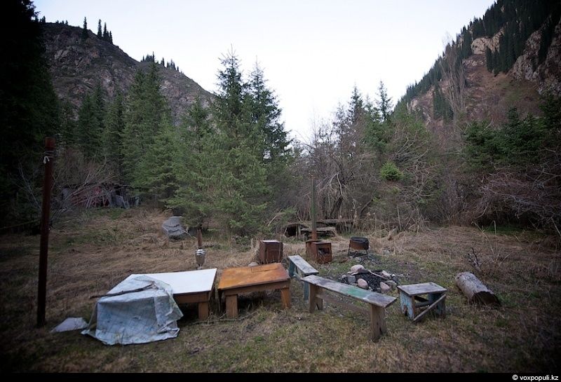 Инспектор Иссыкского заповедника Иса Бикаев — философ и хранитель природы, посвятивший жизнь защите горного озера и духовной гармонии человека с природой. Природа, Иссык, заповедник, Иса Бикаев, экология, Алматинская область, философия, человек и природа, Карлыгаш Нуржан, Shanger.kz