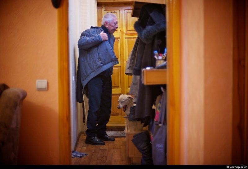 Незрячий мужчина из Талдыкоргана и его собака-поводырь Лари — история доверия, дружбы и света, который помогает идти вперёд даже в темноте, незрячие, собака-поводырь, Талдыкорган, жизнь, инвалиды, помощь, социализация, проект, Карлыгаш Нуржан, Shanger.kz