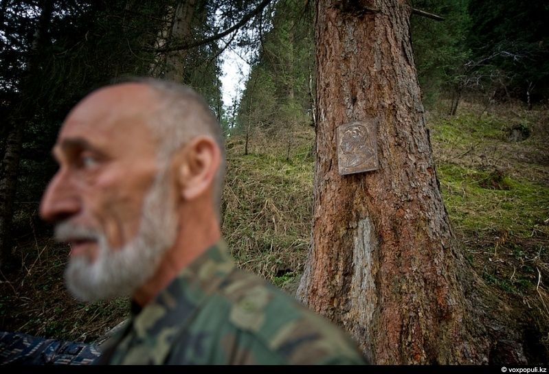 Инспектор Иссыкского заповедника Иса Бикаев — философ и хранитель природы, посвятивший жизнь защите горного озера и духовной гармонии человека с природой. Природа, Иссык, заповедник, Иса Бикаев, экология, Алматинская область, философия, человек и природа, Карлыгаш Нуржан, Shanger.kz