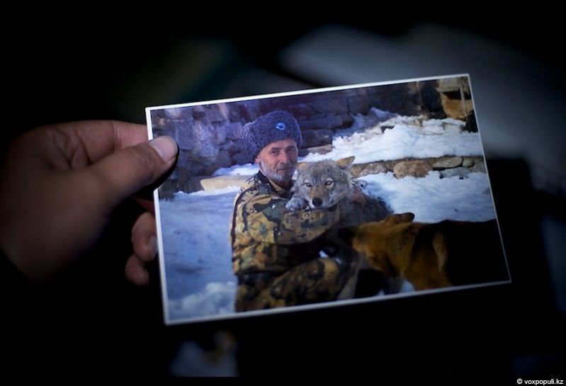 Инспектор Иссыкского заповедника Иса Бикаев — философ и хранитель природы, посвятивший жизнь защите горного озера и духовной гармонии человека с природой. Природа, Иссык, заповедник, Иса Бикаев, экология, Алматинская область, философия, человек и природа, Карлыгаш Нуржан, Shanger.kz