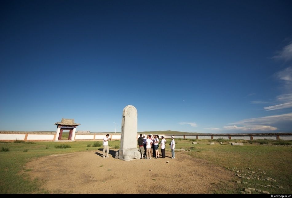 Экспедиция «По следам Чингисхана» проходит по древним местам Монголии — Каракоруму, Орхону и мемориалам великих тюркских и монгольских правителей. Монголия, Чингисхан, Каракорум, Великая степь, экспедиция, история, тюркские племена, культура, археология, Карлыгаш Нуржан, Shanger.kz