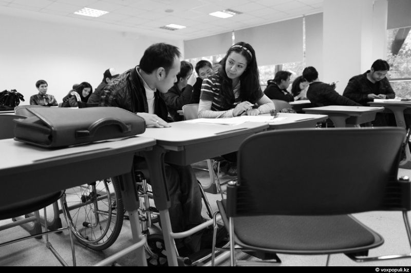 История Аманата и Меруерт — семьи, где любовь и сила духа преодолевают физические преграды, вдохновляя на веру в жизнь и надежду, любовь, семья, инвалиды, вдохновение, дети, Алматы, Арди, сила духа, равные возможности, Карлыгаш Нуржан, Shanger.kz