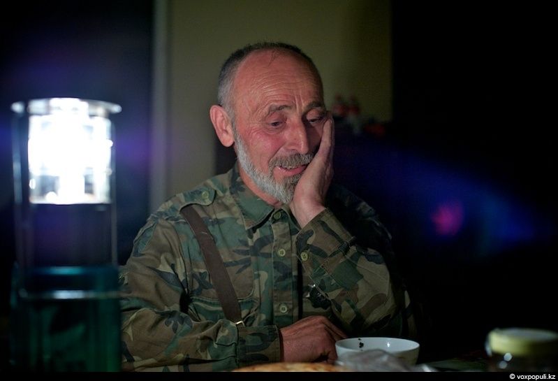 Инспектор Иссыкского заповедника Иса Бикаев — философ и хранитель природы, посвятивший жизнь защите горного озера и духовной гармонии человека с природой. Природа, Иссык, заповедник, Иса Бикаев, экология, Алматинская область, философия, человек и природа, Карлыгаш Нуржан, Shanger.kz