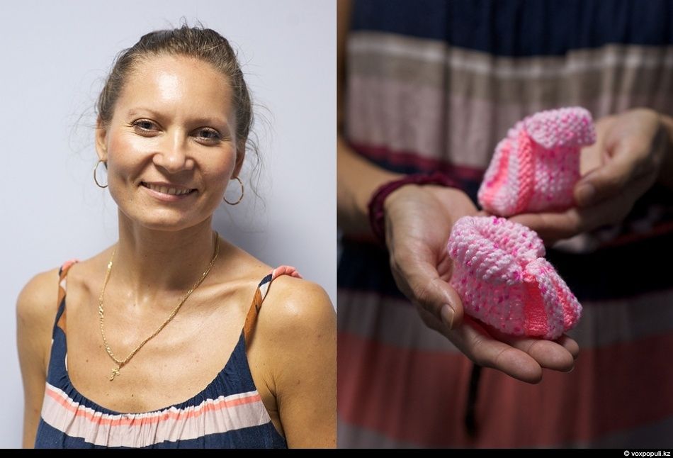 Женщины-волонтёры вяжут носочки для недоношенных детей в рамках благотворительной акции, чтобы помочь младенцам сохранить тепло после рождения, недоношенные дети, благотворительность, вязание, акция добрых дел, тепло, носочки, Air Astana, Алматы, Карлыгаш Нуржан, Shanger.kz