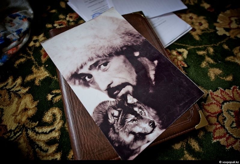 Инспектор Иссыкского заповедника Иса Бикаев — философ и хранитель природы, посвятивший жизнь защите горного озера и духовной гармонии человека с природой. Природа, Иссык, заповедник, Иса Бикаев, экология, Алматинская область, философия, человек и природа, Карлыгаш Нуржан, Shanger.kz