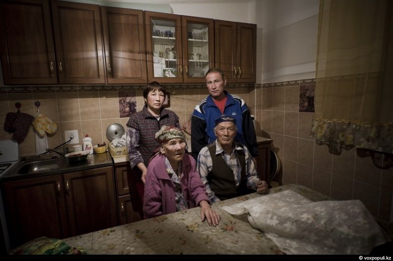 Жители села Кызылагаш вспоминают трагедию 2010 года, когда прорыв плотины уничтожил село, и рассказывают, как им удалось начать жизнь заново. Кызылагаш, наводнение 2010, восстановление, жизнь после трагедии, Аксуcкий район, помощь пострадавшим, Алматинская область, Карлыгаш Нуржан, Shanger.kz