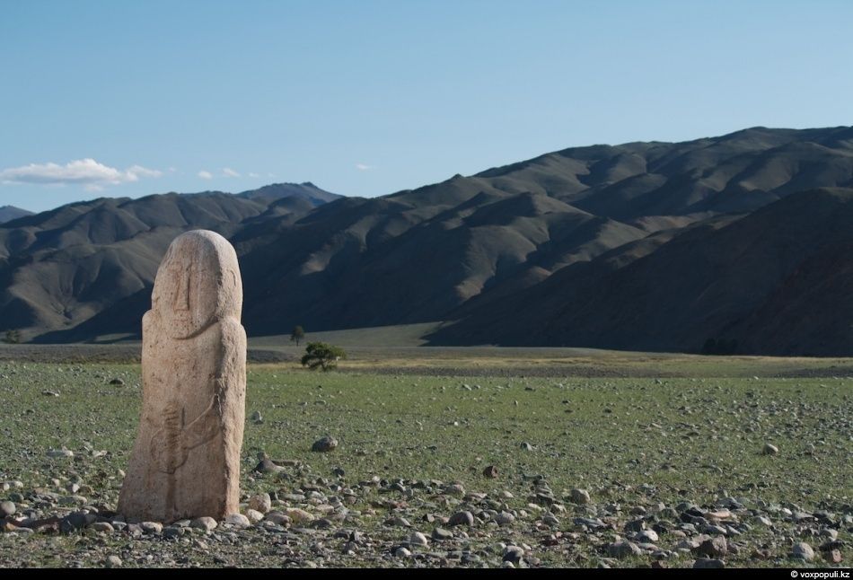 Экспедиция «По пути Чингисхана» встречается с монгольскими казахами в Баян-Өлгии, исследуя их быт, культуру и историю на древней земле кочевников. Монголия, казахи Монголии, Баян-Өлгий, Чингисхан, экспедиция, кочевая культура, этнография, история, путешествия, Карлыгаш Нуржан, Shanger.kz