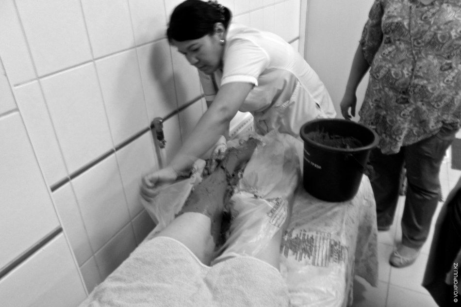 Кристина Романова, девушка в инвалидном кресле, которая учится ходить и помогает людям через электронное правительство, врачебная ошибка, электронное правительство, особое мнение, Арти Ферзаули, вдохновляющие истории, инклюзия, реабилитация, инвалиды Казахстана, Call-центр