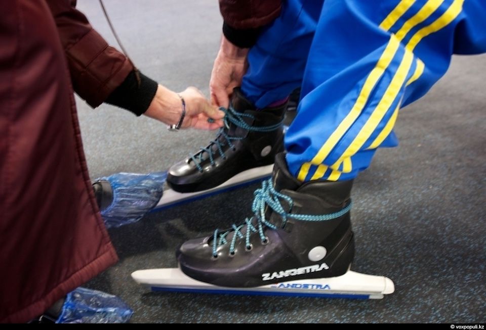 Атлеты с синдромом Дауна и их тренеры из движения Special Olympics Kazakhstan во время тренировок и соревнований, синдром Дауна, Special Olympics, Спешиал Олимпикс Казахстан, инклюзия, спорт и равенство, люди с инвалидностью, Нилюфар Амирбекова, Карлыгаш Нуржан, социальные истории, Shanger.kz