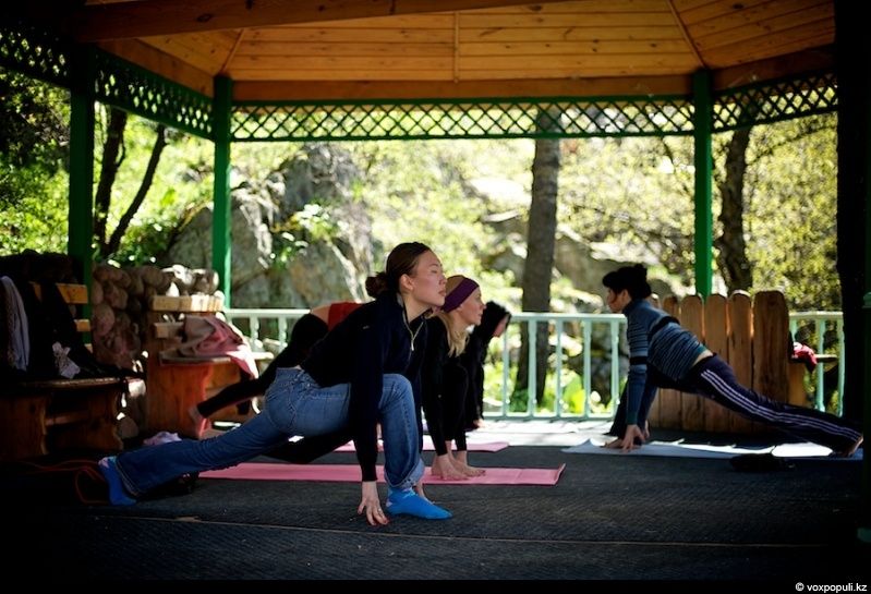 Инспектор Иссыкского заповедника Иса Бикаев — философ и хранитель природы, посвятивший жизнь защите горного озера и духовной гармонии человека с природой. Природа, Иссык, заповедник, Иса Бикаев, экология, Алматинская область, философия, человек и природа, Карлыгаш Нуржан, Shanger.kz