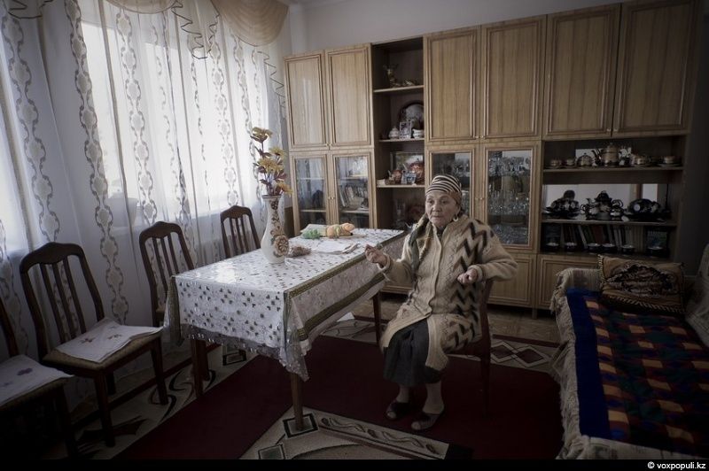 Жители села Кызылагаш вспоминают трагедию 2010 года, когда прорыв плотины уничтожил село, и рассказывают, как им удалось начать жизнь заново. Кызылагаш, наводнение 2010, восстановление, жизнь после трагедии, Аксуcкий район, помощь пострадавшим, Алматинская область, Карлыгаш Нуржан, Shanger.kz