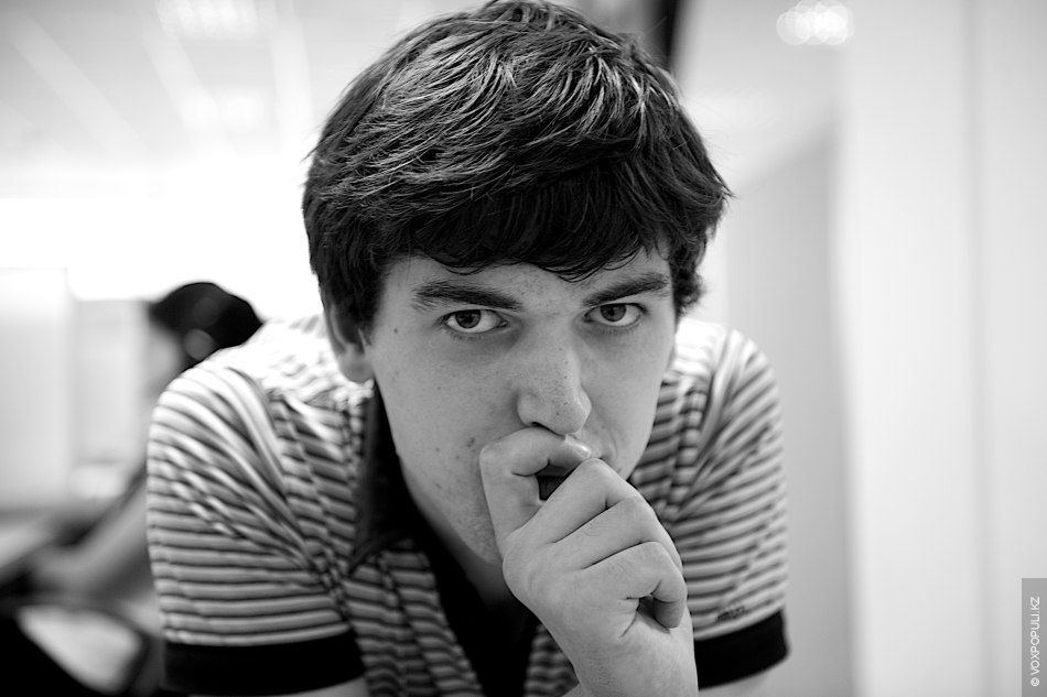 Кристина Романова, девушка в инвалидном кресле, которая учится ходить и помогает людям через электронное правительство, врачебная ошибка, электронное правительство, особое мнение, Арти Ферзаули, вдохновляющие истории, инклюзия, реабилитация, инвалиды Казахстана, Call-центр