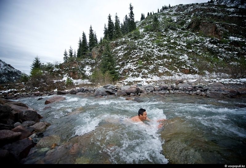 Инспектор Иссыкского заповедника Иса Бикаев — философ и хранитель природы, посвятивший жизнь защите горного озера и духовной гармонии человека с природой. Природа, Иссык, заповедник, Иса Бикаев, экология, Алматинская область, философия, человек и природа, Карлыгаш Нуржан, Shanger.kz