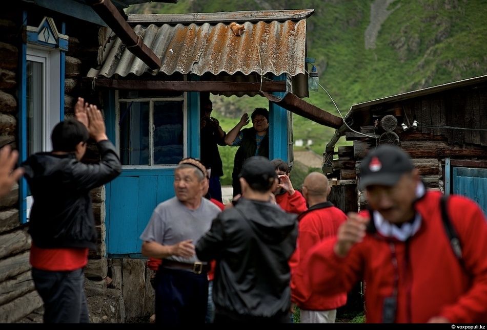 Путешествие участников экспедиции «По пути Чингисхана» по Алтайскому краю: древние курганы, села, культура алтайцев и казахов, следы великой истории. Алтайский край, экспедиция, Чингисхан, Алтай, Казахстан, Монголия, история, культура, археология, Карлыгаш Нуржан, Shanger.kz