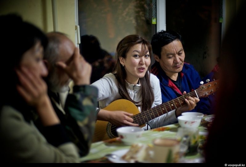 Инспектор Иссыкского заповедника Иса Бикаев — философ и хранитель природы, посвятивший жизнь защите горного озера и духовной гармонии человека с природой. Природа, Иссык, заповедник, Иса Бикаев, экология, Алматинская область, философия, человек и природа, Карлыгаш Нуржан, Shanger.kz