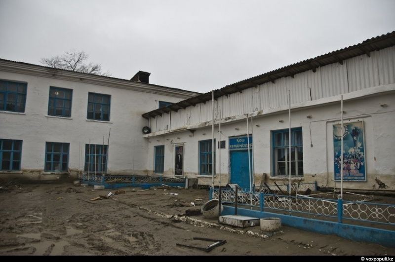 Жители села Кызылагаш вспоминают трагедию 2010 года, когда прорыв плотины уничтожил село, и рассказывают, как им удалось начать жизнь заново. Кызылагаш, наводнение 2010, восстановление, жизнь после трагедии, Аксуcкий район, помощь пострадавшим, Алматинская область, Карлыгаш Нуржан, Shanger.kz