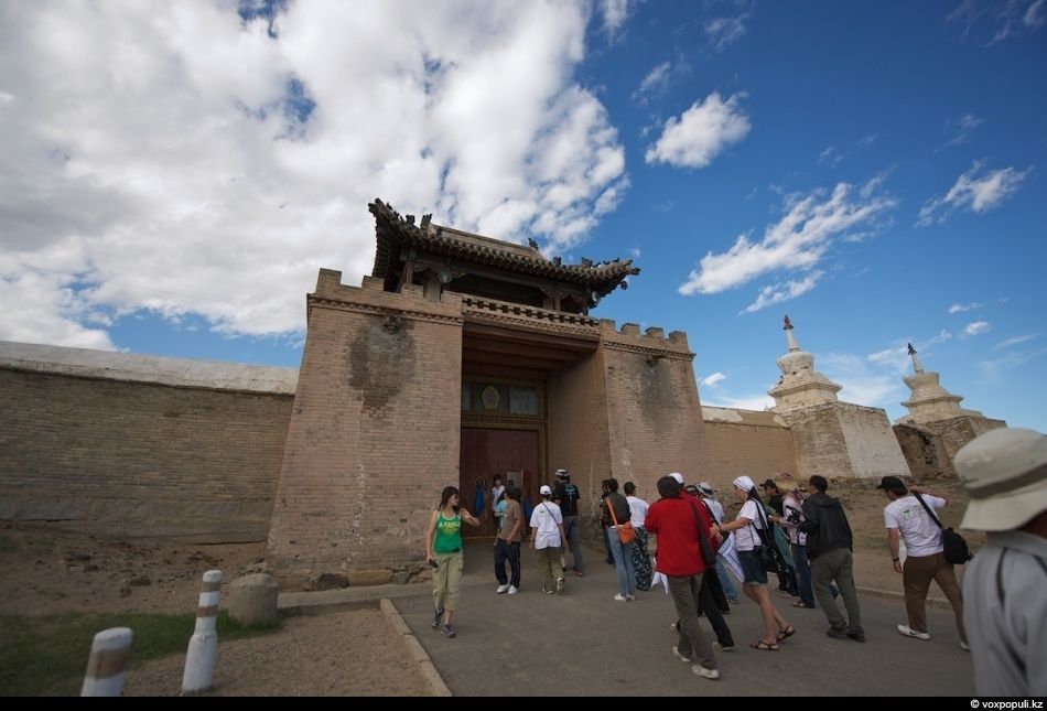 Экспедиция «По следам Чингисхана» проходит по древним местам Монголии — Каракоруму, Орхону и мемориалам великих тюркских и монгольских правителей. Монголия, Чингисхан, Каракорум, Великая степь, экспедиция, история, тюркские племена, культура, археология, Карлыгаш Нуржан, Shanger.kz