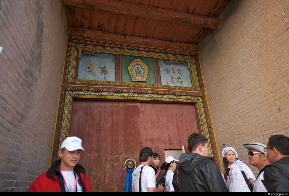 Экспедиция «По следам Чингисхана» проходит по древним местам Монголии — Каракоруму, Орхону и мемориалам великих тюркских и монгольских правителей. Монголия, Чингисхан, Каракорум, Великая степь, экспедиция, история, тюркские племена, культура, археология, Карлыгаш Нуржан, Shanger.kz