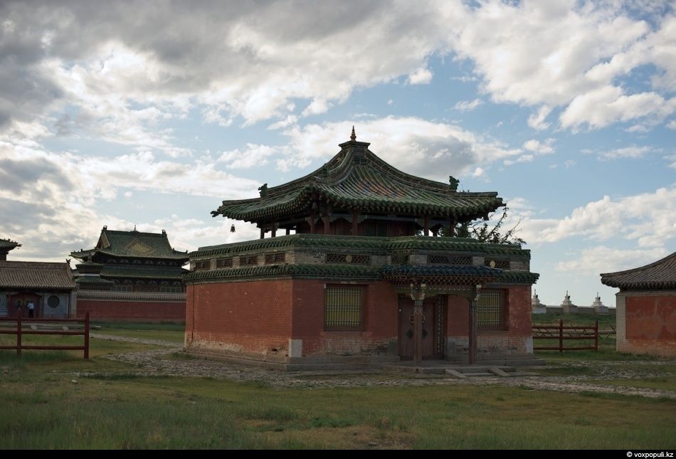 Экспедиция «По следам Чингисхана» проходит по древним местам Монголии — Каракоруму, Орхону и мемориалам великих тюркских и монгольских правителей. Монголия, Чингисхан, Каракорум, Великая степь, экспедиция, история, тюркские племена, культура, археология, Карлыгаш Нуржан, Shanger.kz