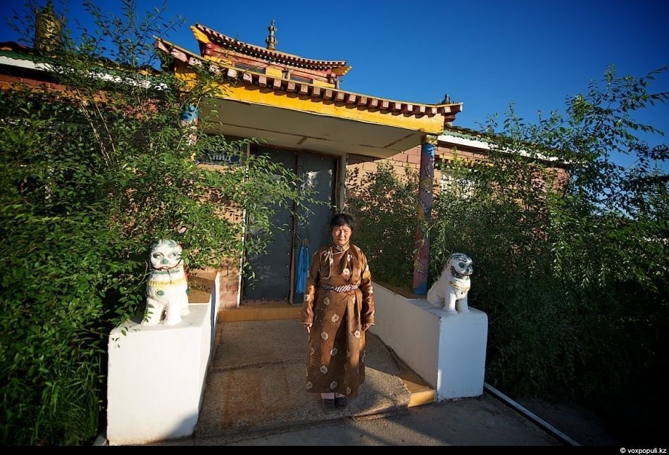 Экспедиция «По пути Чингисхана» встречается с монгольскими казахами в Баян-Өлгии, исследуя их быт, культуру и историю на древней земле кочевников. Монголия, казахи Монголии, Баян-Өлгий, Чингисхан, экспедиция, кочевая культура, этнография, история, путешествия, Карлыгаш Нуржан, Shanger.kz