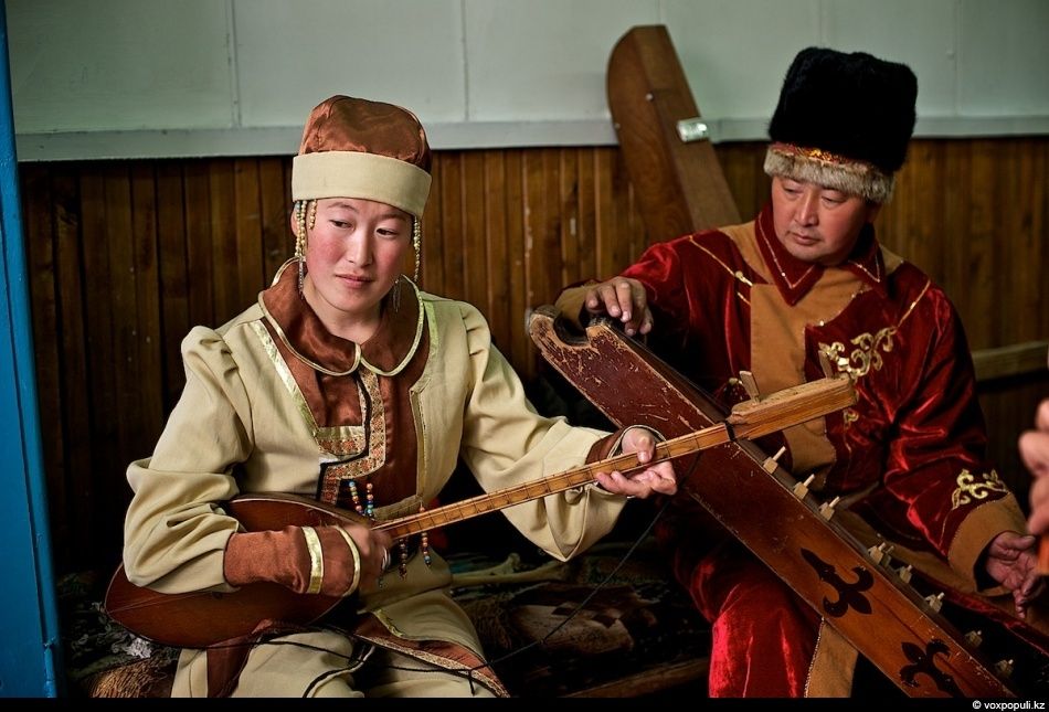 Путешествие участников экспедиции «По пути Чингисхана» по Алтайскому краю: древние курганы, села, культура алтайцев и казахов, следы великой истории. Алтайский край, экспедиция, Чингисхан, Алтай, Казахстан, Монголия, история, культура, археология, Карлыгаш Нуржан, Shanger.kz