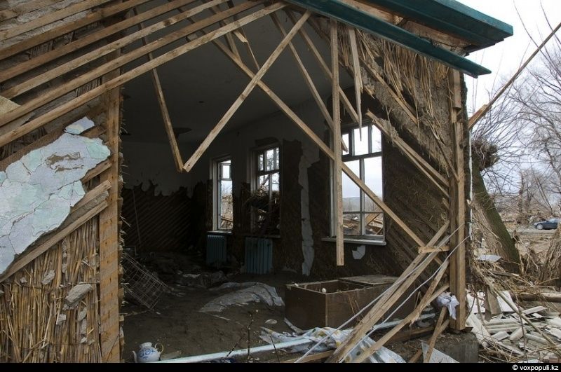 Жители села Кызылагаш вспоминают трагедию 2010 года, когда прорыв плотины уничтожил село, и рассказывают, как им удалось начать жизнь заново. Кызылагаш, наводнение 2010, восстановление, жизнь после трагедии, Аксуcкий район, помощь пострадавшим, Алматинская область, Карлыгаш Нуржан, Shanger.kz