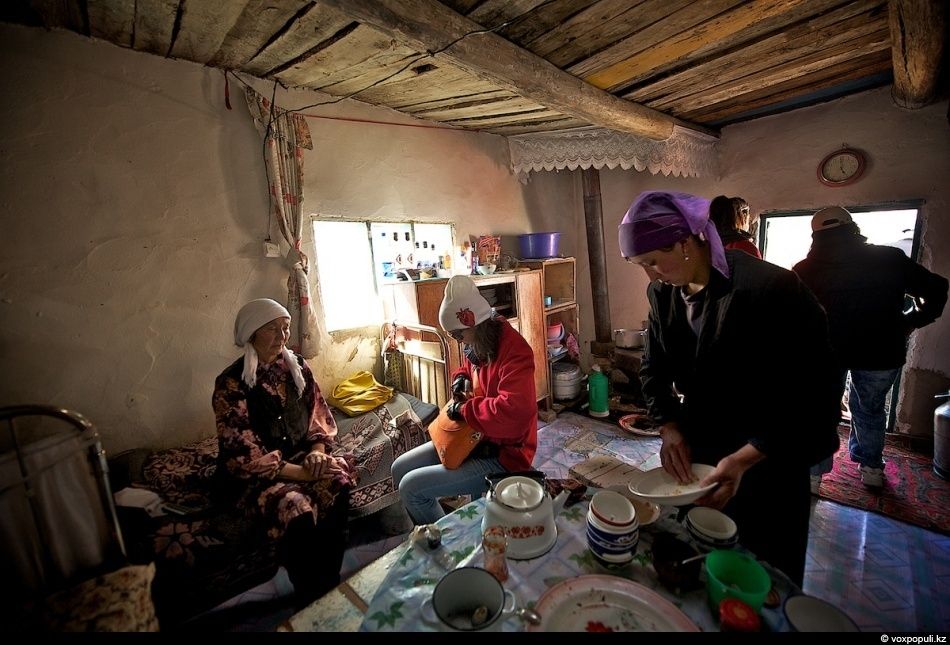 Экспедиция «По пути Чингисхана» встречается с монгольскими казахами в Баян-Өлгии, исследуя их быт, культуру и историю на древней земле кочевников. Монголия, казахи Монголии, Баян-Өлгий, Чингисхан, экспедиция, кочевая культура, этнография, история, путешествия, Карлыгаш Нуржан, Shanger.kz