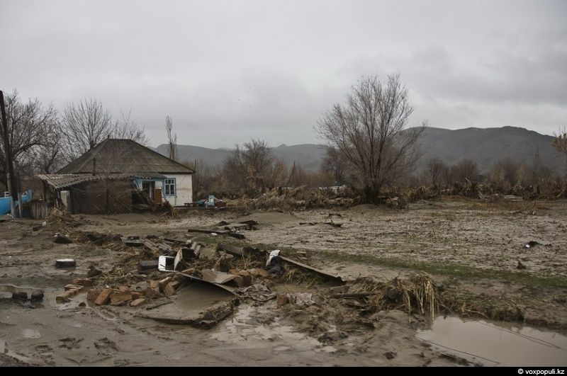 Жители села Кызылагаш вспоминают трагедию 2010 года, когда прорыв плотины уничтожил село, и рассказывают, как им удалось начать жизнь заново. Кызылагаш, наводнение 2010, восстановление, жизнь после трагедии, Аксуcкий район, помощь пострадавшим, Алматинская область, Карлыгаш Нуржан, Shanger.kz