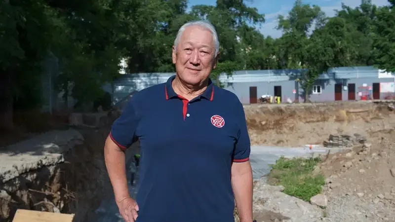 Жители Алматы вспоминают атмосферу кафе Аққу — культового места интеллигенции и дискуссий, кафе Аққу, Алматы, культовое место встреч, интеллигенция Казахстана, восстановление исторической архитектуры, городская память, центр культуры Казахстана