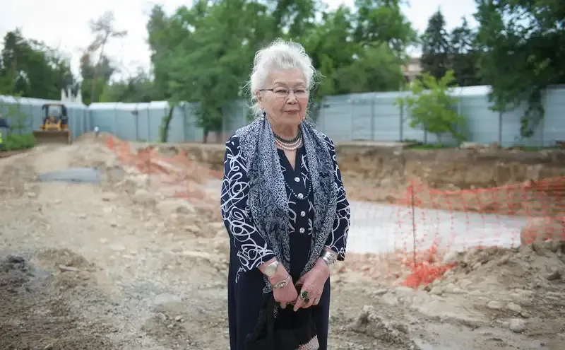 Жители Алматы вспоминают атмосферу кафе Аққу — культового места интеллигенции и дискуссий, кафе Аққу, Алматы, культовое место встреч, интеллигенция Казахстана, восстановление исторической архитектуры, городская память, центр культуры Казахстана