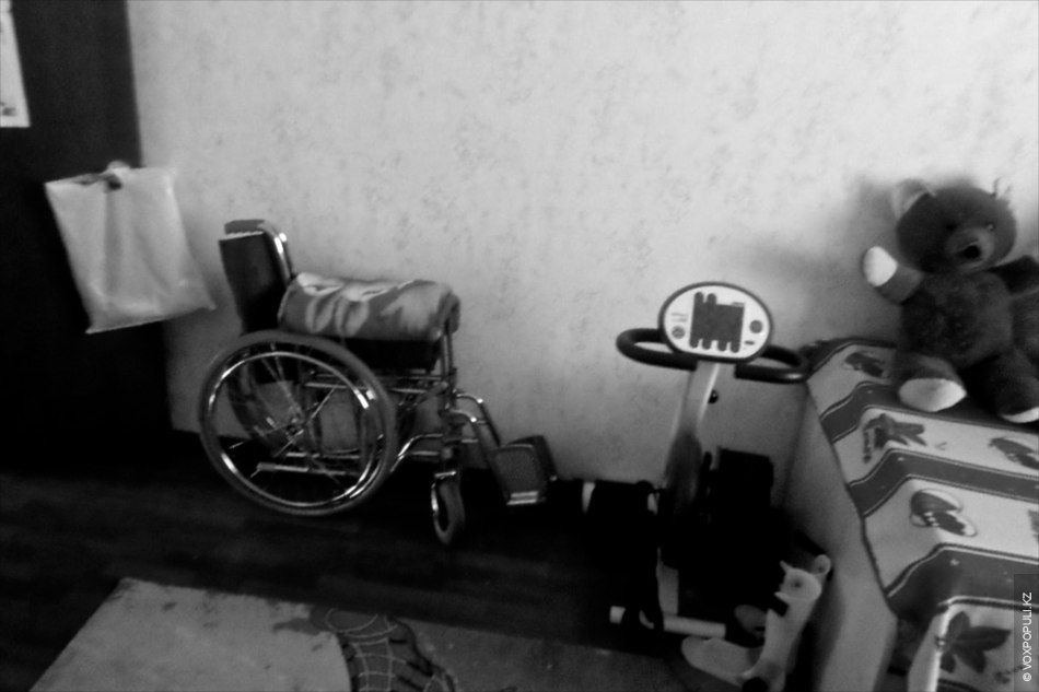 Кристина Романова, девушка в инвалидном кресле, которая учится ходить и помогает людям через электронное правительство, врачебная ошибка, электронное правительство, особое мнение, Арти Ферзаули, вдохновляющие истории, инклюзия, реабилитация, инвалиды Казахстана, Call-центр