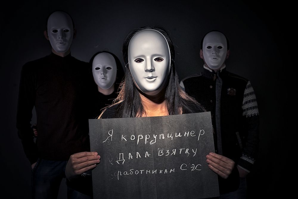 Герои фоторепортажа рассказывают о своём личном опыте коррупции в Казахстане: почему они давали взятки, как это происходило и что чувствовали после, коррупция в Казахстане, взятки, общество, гражданская позиция, интервью, честность, Карла Нур, антикоррупция, социальная журналистика