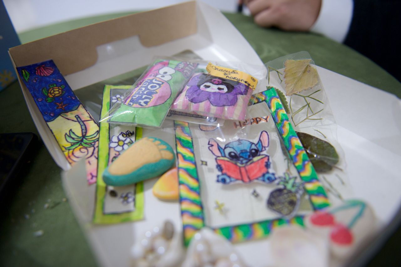 Тәлімгер жобасының кәсіби бағдар мамандары Маңғыстау облысындағы мектептерде оқушылармен сабақ өткізіп, балаларға қабілеттеріне сай мамандық таңдауға көмектесуде, #ЖұмысшыМамандықтарЖылы #Тәлімгер #кәсібиБағдар #білім #Маңғыстау #ТимурҚұлыбаев #HalykҚоры #мектептер #кадрТапшылығы #мамандықТаңдау #Жаңаөзен #Теңге #Батыр #жасМамандар #ҚазақстанБолашағы #экономика #мұғалімдер #оқушылар #мамандық #карьера