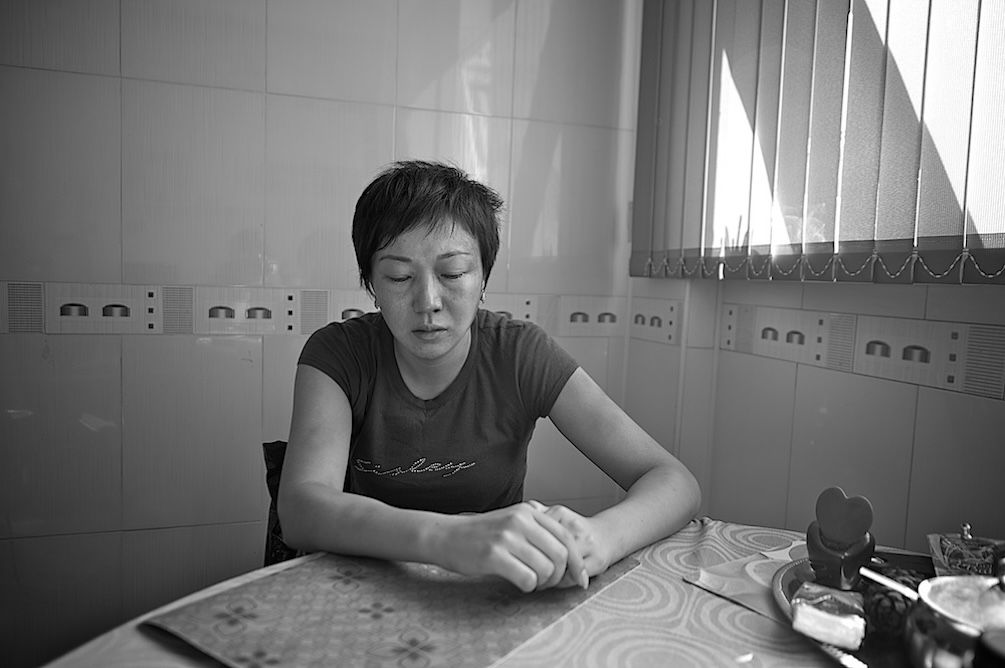 Женщины, пережившие домашнее насилие, и сотрудники кризисного центра «Подруги» в Алматы, помогающие им начать новую жизнь, домашнее насилие, кризисный центр, Подруги, женщины Казахстана, Алматы, Карлыгаш Нуржан, насилие в семье, социальные проблемы, Shanger.kz