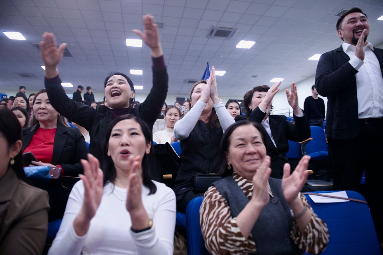 Talpyn.Halyk 2025, студенты Мангистау представляют бизнес-проекты на конкурсе программы «Тәлімгер» при поддержке Фонда Halyk Тимура Кулибаева, Talpyn.Halyk 2025, Тәлімгер, Фонд Halyk, студенческое предпринимательство, Мангистауская область, бизнес-идеи студентов, колледжи Казахстана, молодежный бизнес, социальное предпринимательство, стартапы Казахстана, образование и бизнес, поддержка молодежи, региональное развитие