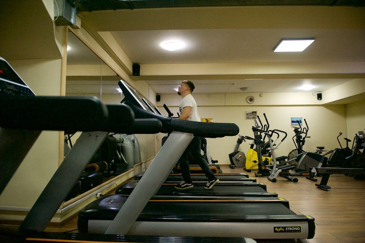 Ростислав Кобец — особенный автор с синдромом Дауна, участник проекта «Особое мнение» Huawei, фотограф и актёр инклюзивного театра, особое мнение, Ростислав Кобец, Huawei, инклюзия, синдром Дауна, особенные люди, Казахстан, фоторепортаж, социальный проект, Карлыгаш Нуржан, Shanger.kz