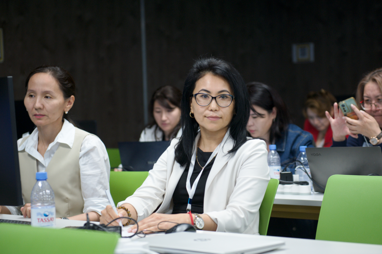 Преподаватели и студенты Альянса вузов NNEF обсуждают применение искусственного интеллекта с представителями отраслей, NNEF, Альянс вузов, искусственный интеллект, AI, сотрудничество вузов и отраслей, цифровая трансформация Казахстана, образование будущего