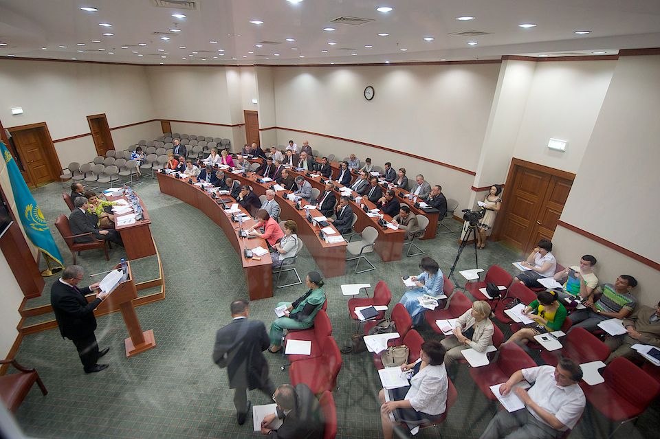 Закулисье работы депутатов Мажилиса Парламента Казахстана, заседания, комитеты и парламентская жизнь, Мажилис, Парламент Казахстана, депутаты, законотворчество, Астана, парламентская жизнь, Карлыгаш Нуржан, Shanger.kz