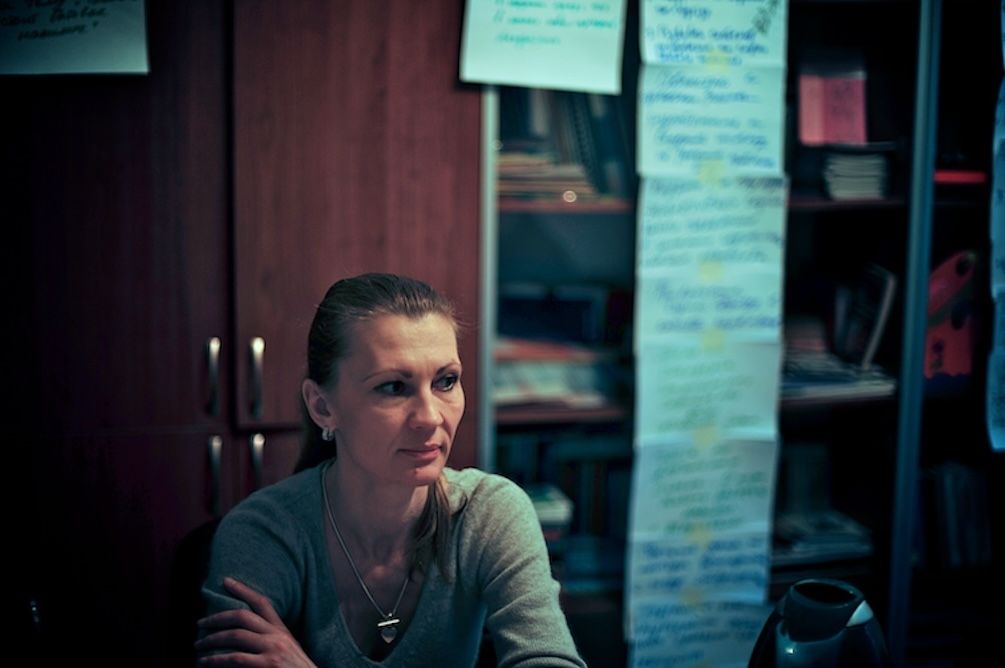 Женщины, пережившие домашнее насилие, и сотрудники кризисного центра «Подруги» в Алматы, помогающие им начать новую жизнь, домашнее насилие, кризисный центр, Подруги, женщины Казахстана, Алматы, Карлыгаш Нуржан, насилие в семье, социальные проблемы, Shanger.kz