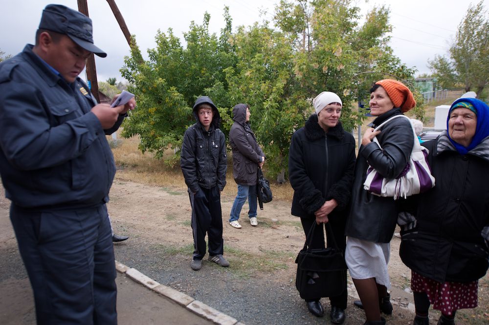 Медицинские поезда «Денсаулык», «Жәрдем» и «Саламатты Казахстан» бесплатно обследуют сельских жителей Казахстана, предоставляя помощь в самых отдалённых регионах. Поезда здоровья, Денсаулык, Жәрдем, Саламатты Казахстан, медицина, село, Казахстан, КТЖ, мобильная помощь, Карлыгаш Нуржан, Shanger.kz