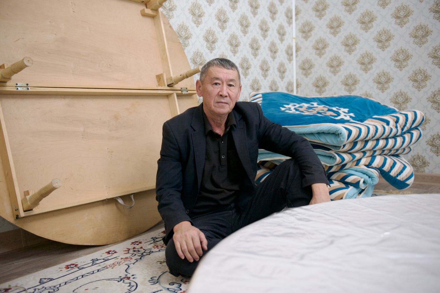 Кандасы в селе Батыр Мангистауской области — семьи этнических казахов, вернувшихся на историческую родину, кандасы, оралманы, возвращение на родину, этнические казахи, Мангистауская область, село Батыр, Мунайлинский район, ашаршылық, голодомор 1930-х, репатриация казахов, казахская диаспора, Туркменистан, Узбекистан, Каракалпакстан, Иран, Афганистан, история переселения, память поколений, шежіре, казахские традиции, шөбере, земля предков, идентичность