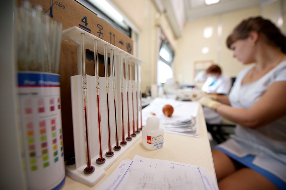 Медицинские поезда «Денсаулык», «Жәрдем» и «Саламатты Казахстан» бесплатно обследуют сельских жителей Казахстана, предоставляя помощь в самых отдалённых регионах. Поезда здоровья, Денсаулык, Жәрдем, Саламатты Казахстан, медицина, село, Казахстан, КТЖ, мобильная помощь, Карлыгаш Нуржан, Shanger.kz