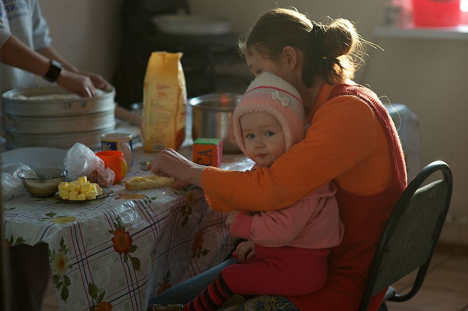 Жертвы торговли людьми и сотрудники центра «Комек» в Астане, оказывающие им юридическую, медицинскую и психологическую помощь, торговля людьми, рабство, центр Комек, Астана, Анна Рыль, социальные проблемы, права человека, жертвы эксплуатации, Казахстан, Shanger.kz