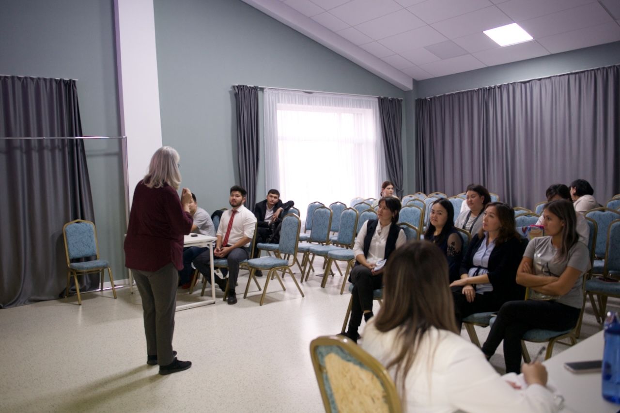 Ybyrai mektebi, сельское образование, инновационная школа, Восточный Казахстан, Құлынжон, образование в селе, педагогические инновации, Айдын Рахимбаев, Aralbek Berikuly, развитие регионов, человеческий капитал, казахстанская школа будущего. Школа «Ybyrai mektebi» в селе Құлынжон Восточного Казахстана — пример того, как инновационный подход и сильная команда педагогов меняют качество сельского образования.