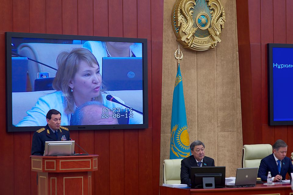 Закулисье работы депутатов Мажилиса Парламента Казахстана, заседания, комитеты и парламентская жизнь, Мажилис, Парламент Казахстана, депутаты, законотворчество, Астана, парламентская жизнь, Карлыгаш Нуржан, Shanger.kz