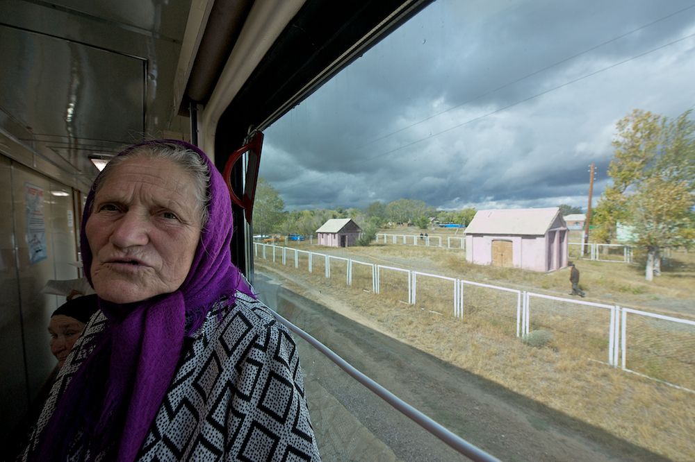 Медицинские поезда «Денсаулык», «Жәрдем» и «Саламатты Казахстан» бесплатно обследуют сельских жителей Казахстана, предоставляя помощь в самых отдалённых регионах. Поезда здоровья, Денсаулык, Жәрдем, Саламатты Казахстан, медицина, село, Казахстан, КТЖ, мобильная помощь, Карлыгаш Нуржан, Shanger.kz