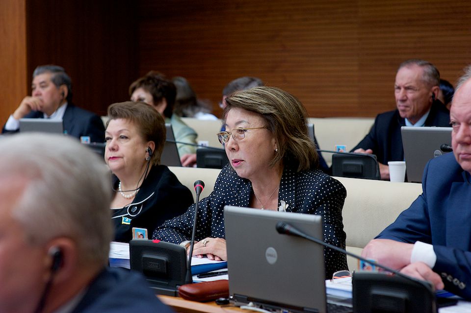 Закулисье работы депутатов Мажилиса Парламента Казахстана, заседания, комитеты и парламентская жизнь, Мажилис, Парламент Казахстана, депутаты, законотворчество, Астана, парламентская жизнь, Карлыгаш Нуржан, Shanger.kz