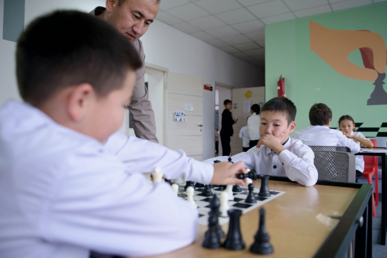 Ybyrai mektebi, сельское образование, инновационная школа, Восточный Казахстан, Құлынжон, образование в селе, педагогические инновации, Айдын Рахимбаев, Aralbek Berikuly, развитие регионов, человеческий капитал, казахстанская школа будущего. Школа «Ybyrai mektebi» в селе Құлынжон Восточного Казахстана — пример того, как инновационный подход и сильная команда педагогов меняют качество сельского образования.