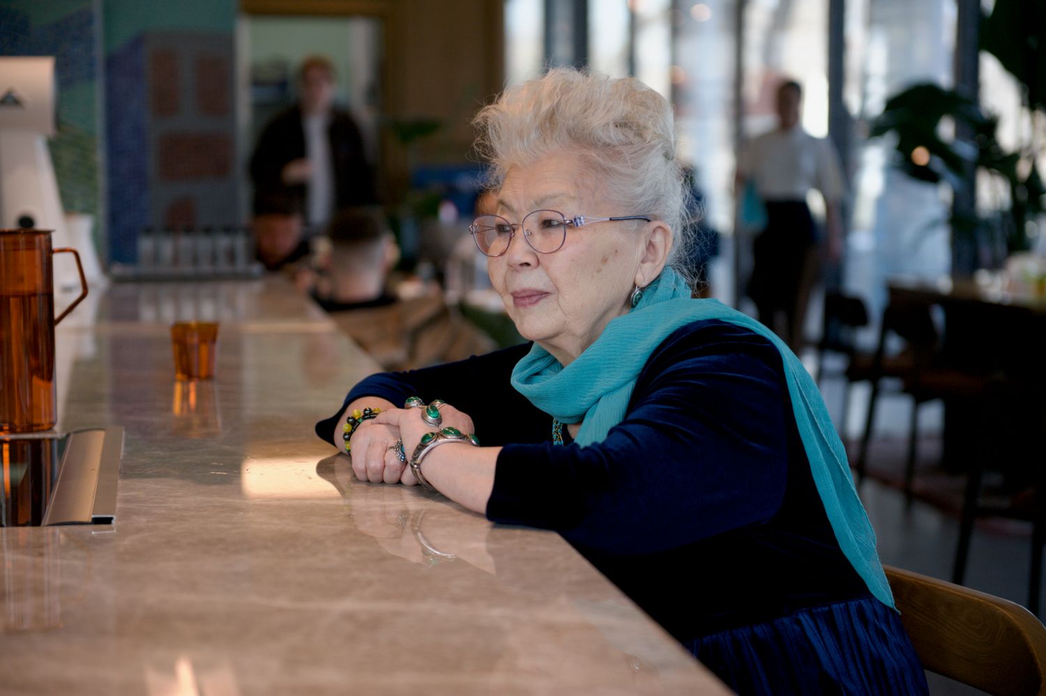 Магира Қожахметова — Қазақстан журналистикасының аңызы, ол мамандық, дәуір және ХХ ғасырдағы қазақ мәдениетінің негізгі тұлғаларымен болған кездесулер туралы әңгімелейді. Журналистика, Магира Қожахметова, Қазақстан журналистикасы, сұхбат, журналистика тарихы, қазақ зиялылары, Бауыржан Момышұлы, Майя Плисецкая, Оралхан Бөкей, Қазақстан мәдениеті, медиа, сөз, дәуір, тұлғалар портреттері, Shanger.kz